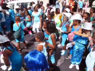 Les enfants font leur carnaval FDF