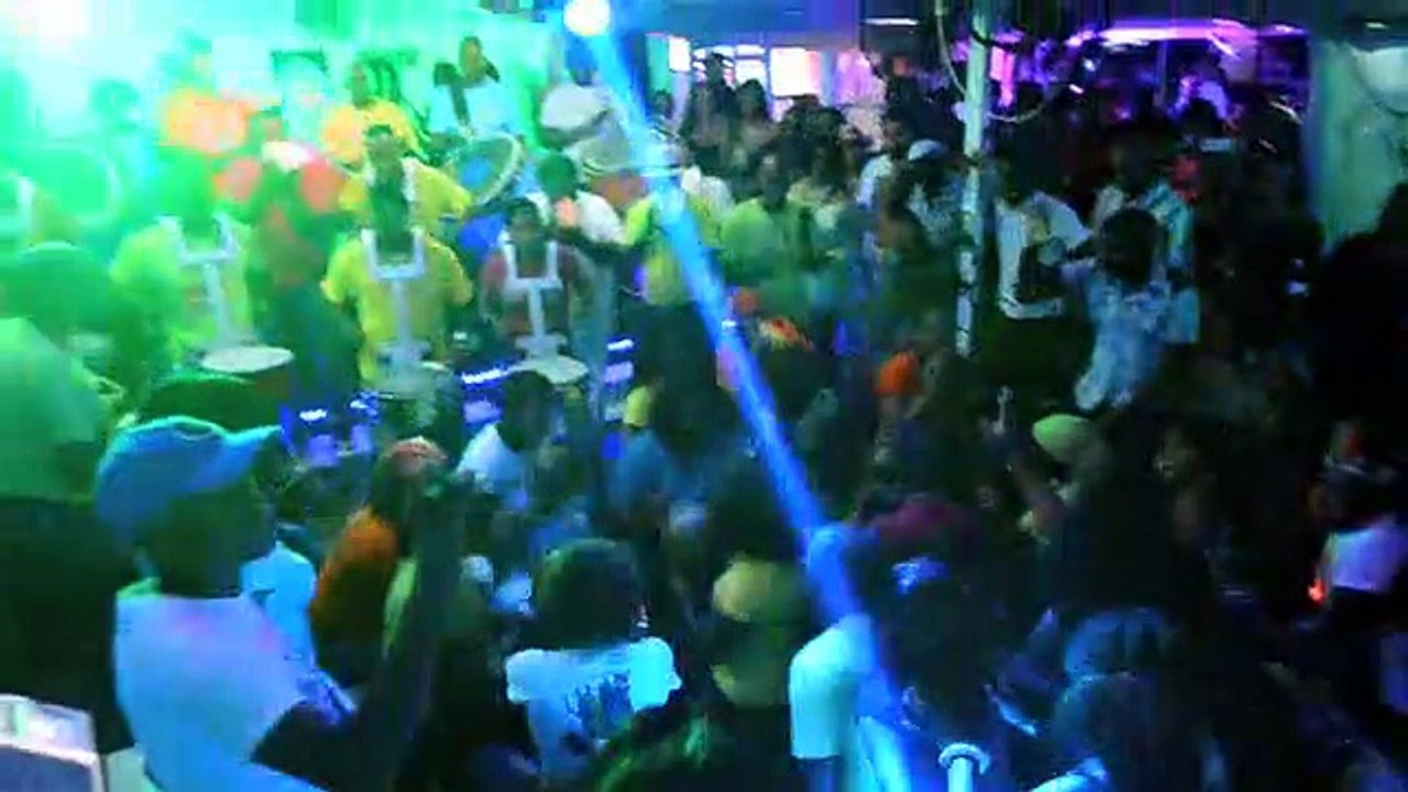 Nou pa sav au Paparazzi