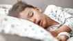 Kind krank: 5 Tipps, damit es trotz Erkältung nachts gut schläft