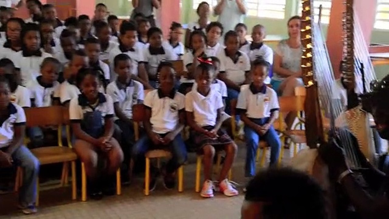 griots a trenelle - Vidéo Dailymotion