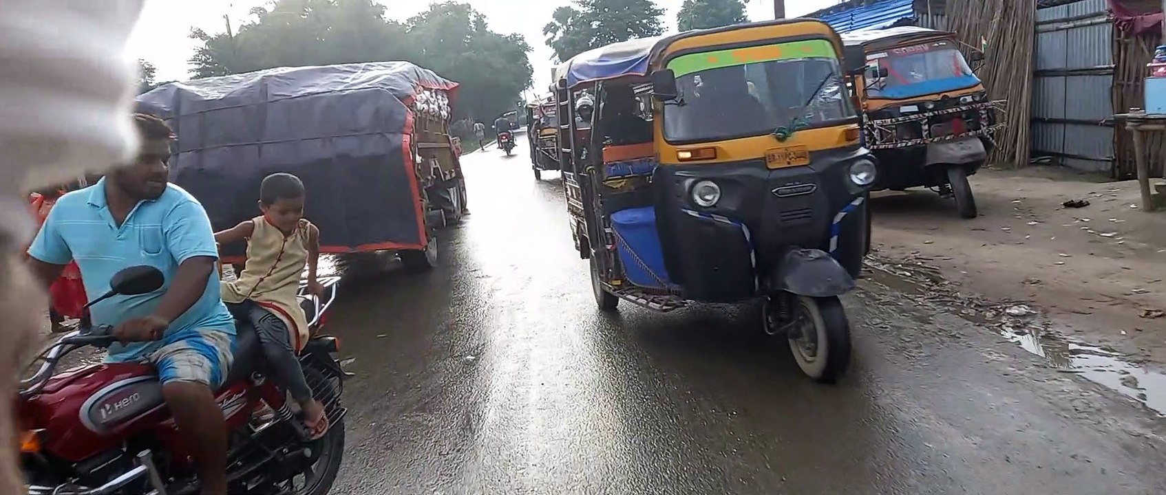 Pani: में घुमने निकले हैं  Baris ka Mousam me Apne Ghar ko jate huye | Dailymotion First Vlogs Video: Dailymotion Viral Video | Viral Video| Trending Video Dailymotion | How To Dailymotion Vlog Video | webcam vlogs video