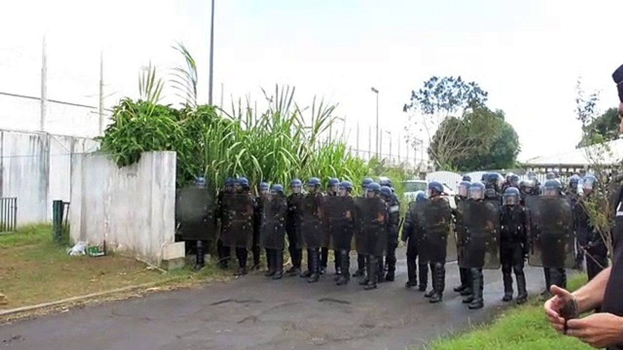 Charge Prison