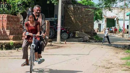 Hina Khan praises Prakash Jhas acting in Matto ki Saikal