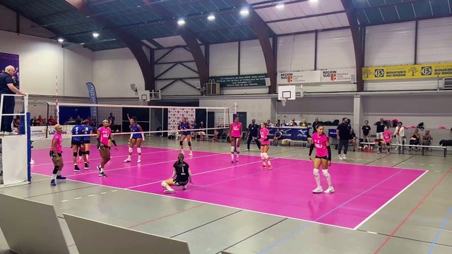 Trophée Femina: la fin du 1er set entre Istres et Mougins