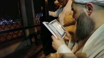 Uhud Şehidlerinin huzurunda Cübbeli Ahmet Hocamız tarafından yapılan duâ