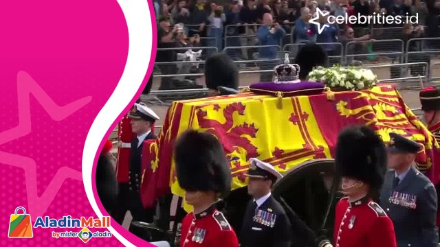 Momen Peti Jenazah Ratu Elizabeth II Menuju Westminster Abbey, Diiringi Keluarga dengan Prosesi Militer