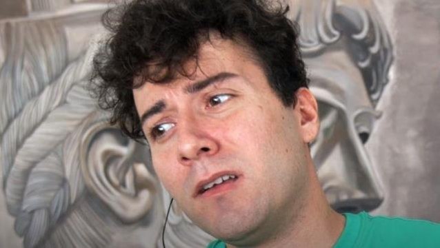 Çocukların takip ettiği YouTuber Enes Batur'un 2 haftada bir alkol içebilirsiniz sözleri tepki görüyor