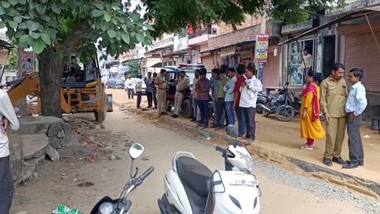 पुलिस जाप्ते की मौजूदगी में हटाया अतिक्रमण