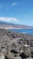 Captan una fuente de aguas negras a presión saliendo frente a la costa de Tenerife