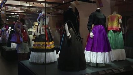 فريدا كالو أيقونة للموضة في إطار معرض باريسي