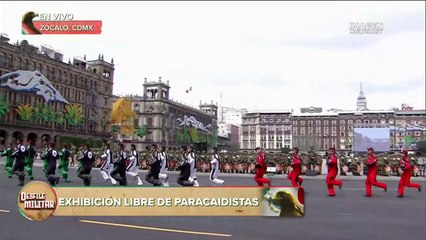 Helicópteros de la Guardia Nacional realizan una exhibición en el Zócalo | Desfile Cívico Militar 2022