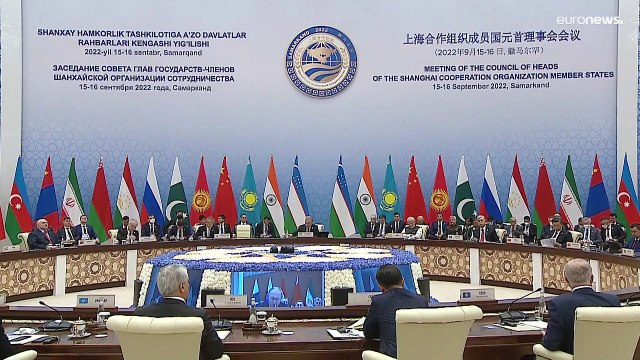 En Ouzbékistan, Vladimir Poutine tente de rassurer ses alliés sur l'Ukraine