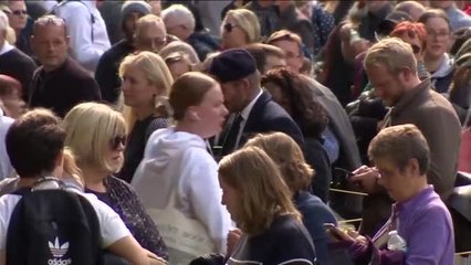 David Beckham espera trece horas de fila para despedirse de la reina