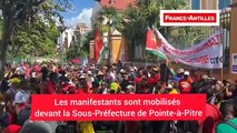 Manifestants sous-préfecture