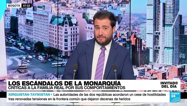 ¿Cuáles son los escándalos que salpicaron a la monarquía británica durante el reinado de Isabel II?