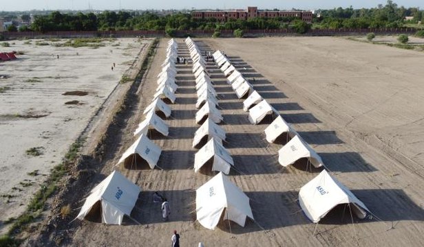 AFAD, sel felaketinin yaşandığı Pakistan'da çadır kamp inşa etmeye başladı