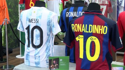 Exposición de camisetas de fútbol en Itaroa