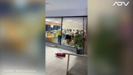 Bancos en Líbano son asaltados por clientes que intentan retirar sus ahorros