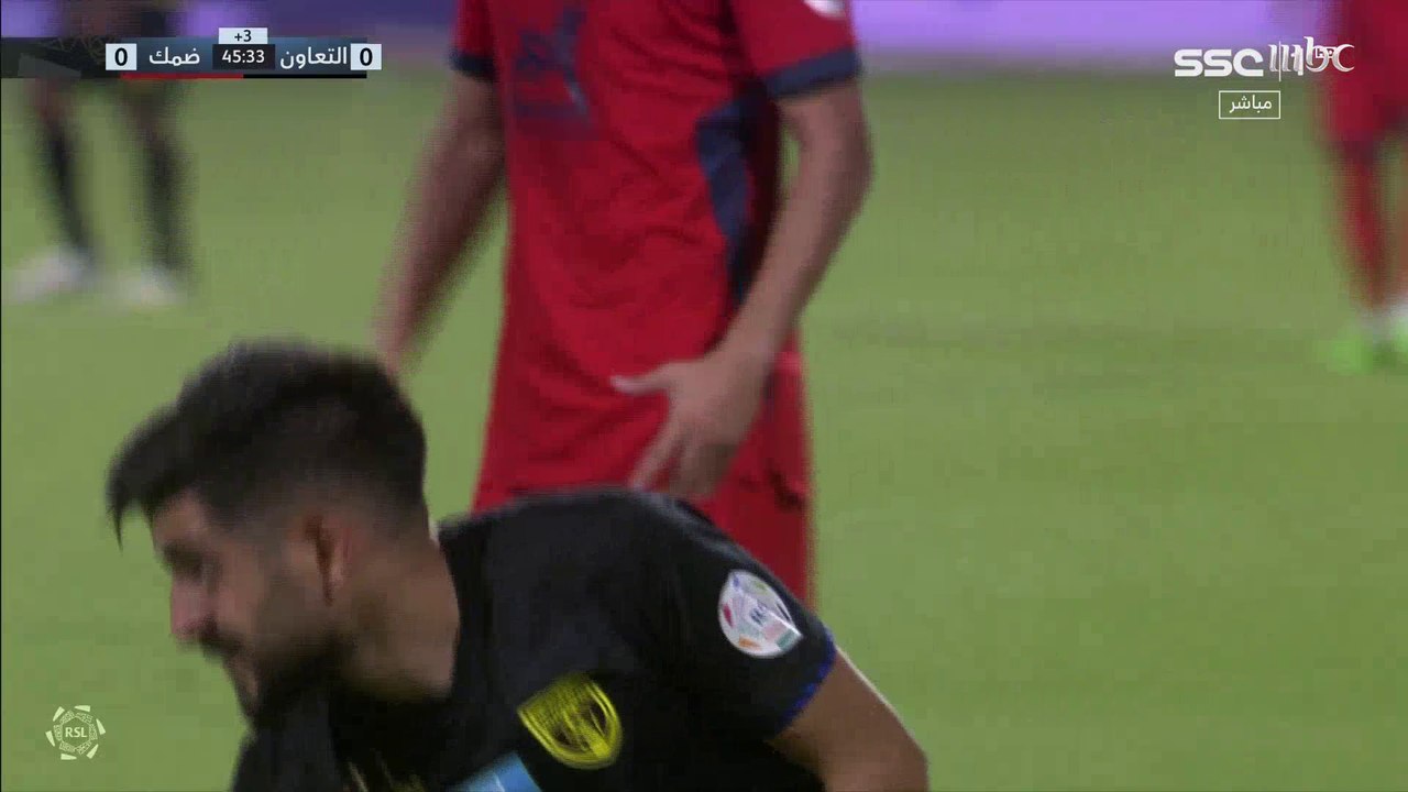 التعادل يحسم لقاء التعاون وضمك.. عبدالرحمن محمد...