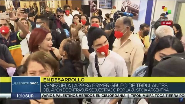 Venezuela: Familiares reciben emocionados a tripulación del avión de EMTRASUR retenido en Argentina