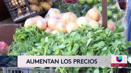 Algunas familias han optado por cruzar a Tijuana para hacer ahí compras a mejor precio, pero hasta el dólar no rinde lo mismo.