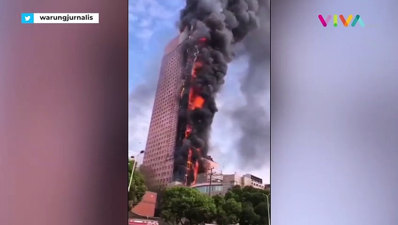 Api 'Ganas' Lumat Gedung Telecom China, Warga Kocar Kacir!