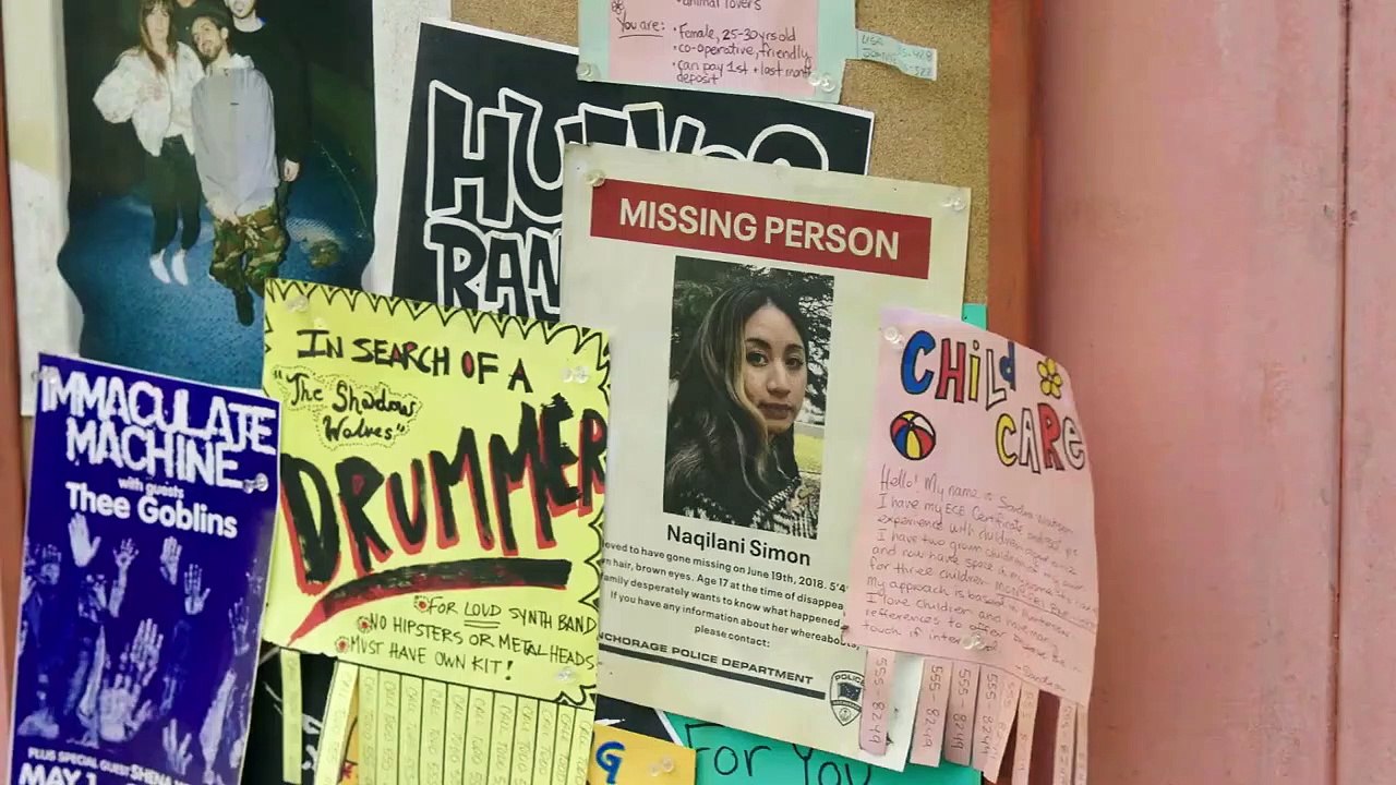 Alaska Daily Tráiler VO