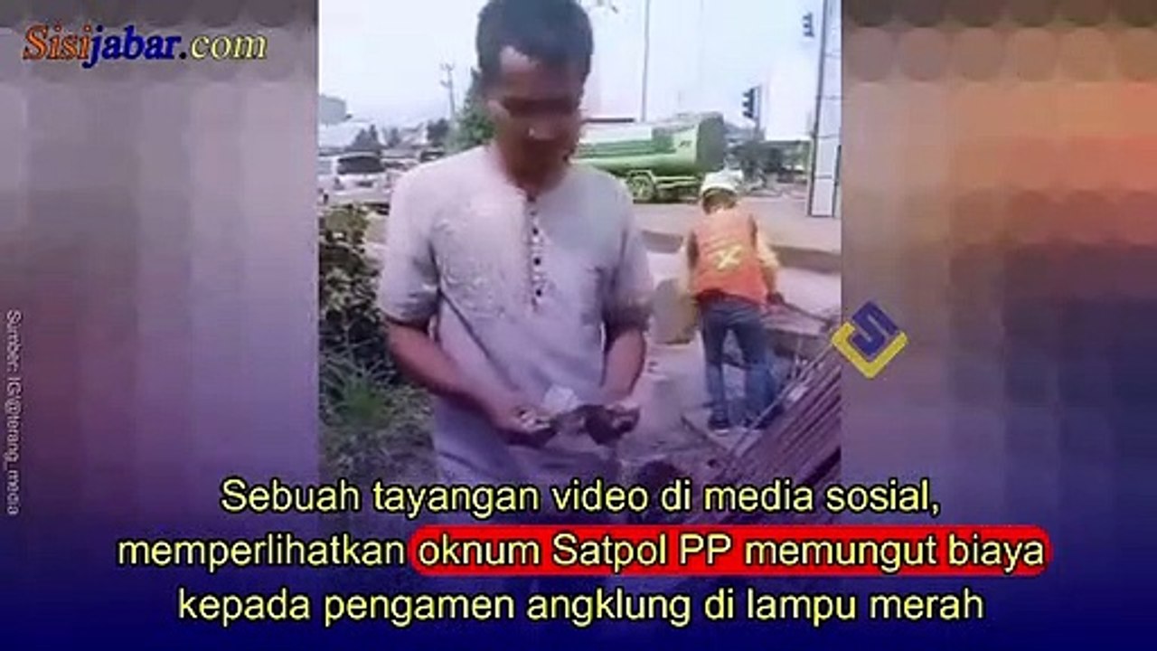Viral, Oknum Satpol PP Pungut Biaya ke Pengamen Angklung Lampu Merah