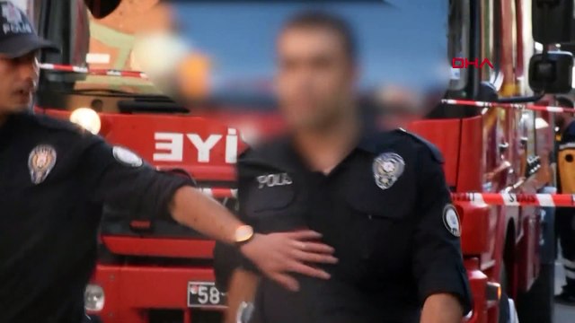 Polis, yangın haberi için çekim yapan gazetecilere tekme ve yumrukla saldırdı
