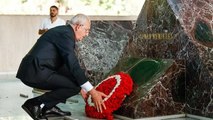 Kılıçdaroğlu, Özal ve Menderes’in anıt mezarlarını ziyaret etti