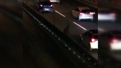 E-5’teki feci anlar kamerada! Sol şeritte düşüp kalktı, araçlar çarpıp üstünden geçti