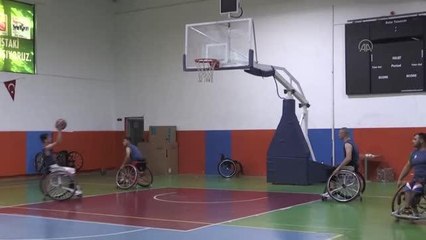 Şanlıurfalı engelli Ömer'in hayatı geçen yıl tanıştığı basketbolla değişti