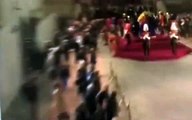 بالفيديو.. القبض على رجل حاول رفع غطاء نعش الملكة اليزابيث
