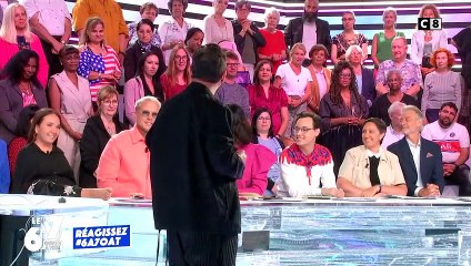 Cyril Hanouna enlève son pantalon et anime TPMP en caleçon le vendredi 16 septembre 2022