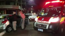 Corsa e Ônix colidem em cruzamento e socorristas do Siate são acionados, no centro de Cascavel