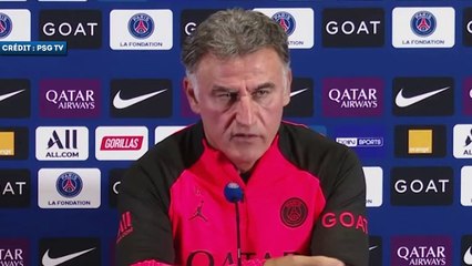 Télécharger la video: PSG : Christophe Galtier envoie un message fort à Hugo Ekitike