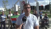 Kent Konseyi Engelliler Meclisi Azerbaycan anıtı önünde nöbette