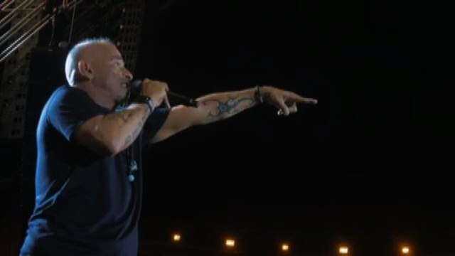 Eros Ramazzotti torna mattatore live a Siviglia