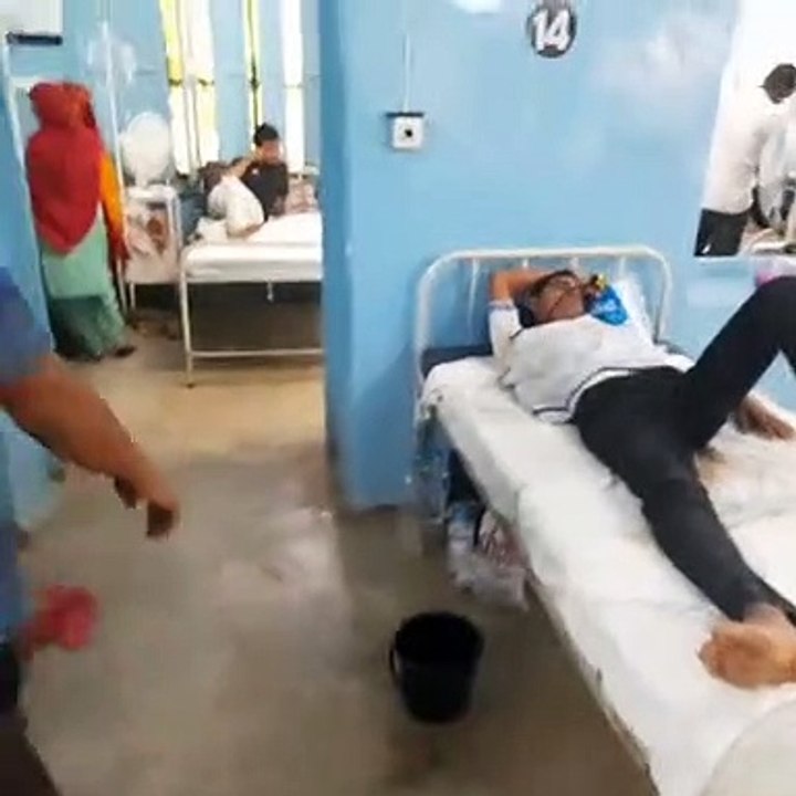एक बेड पर दो मरीज, नीचे भी एक...सबसे बड़ा अस्पत...