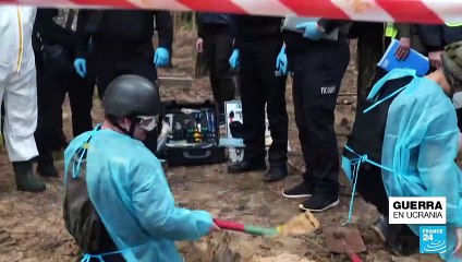 Al menos 450 tumbas encontradas por las autoridades ucranianas en la ciudad de Izium