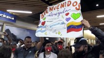 Llegan a Venezuela 12 tripulantes de avión venezolano retenido en Argentina
