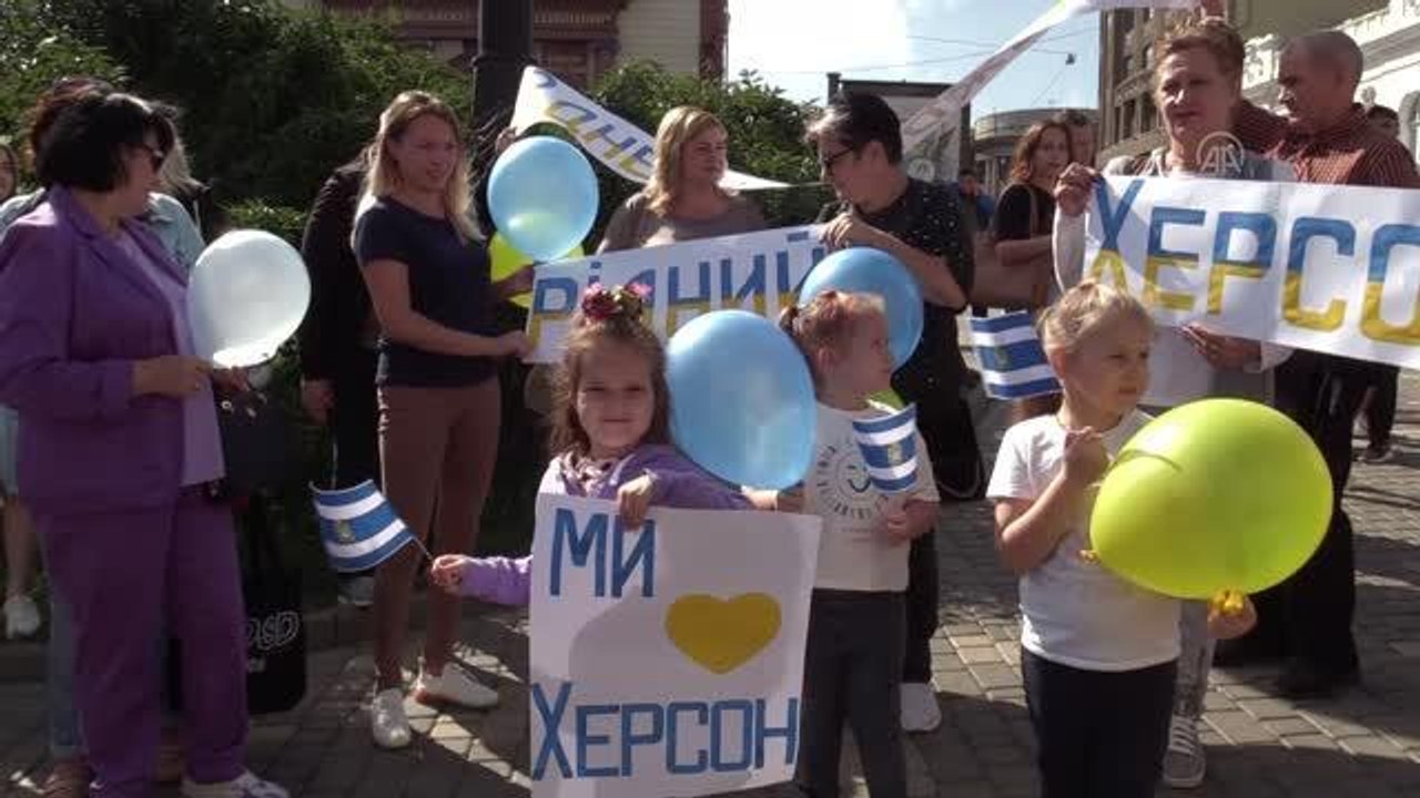 Ukraynalılar Odesa'da 'Herson Şehir Günü' münasebetiyle gösteri düzenledi