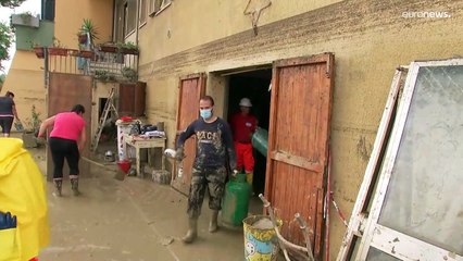 Suben a 11 los muertos en las inundaciones del centro de Italia