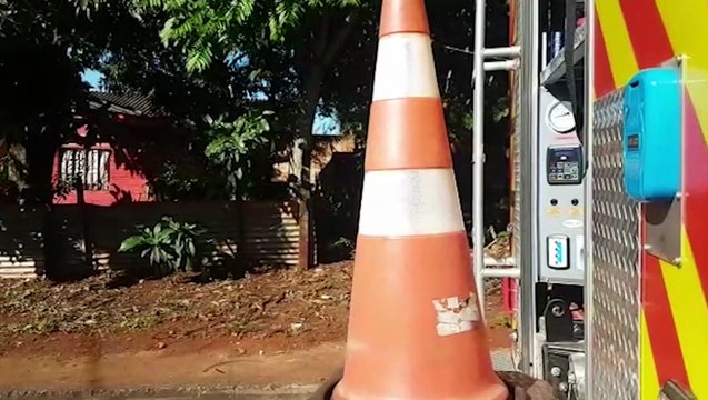 Incêndio em residência é combatido pelo Corpo de Bombeiros no Cascavel Velho