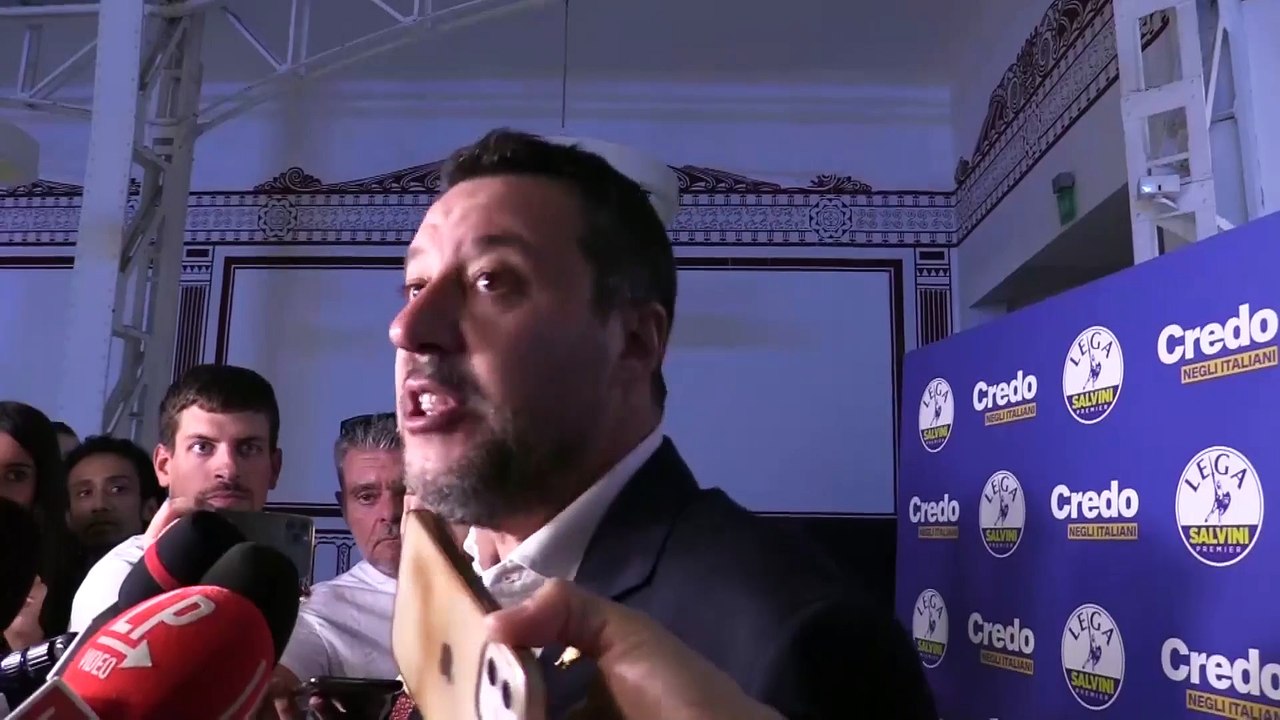 Salvini attacca Draghi: "Trovi i soldi invece di parlare di pupazzi"