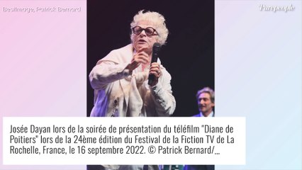 Isabelle Adjani, mystérieuse dans une tenue originale, fait le show au festival de La Rochelle