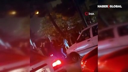 İran'da "örtünme kurallarına uymadığı" gerekçesiyle gözaltına alınan kadın, hayatını kaybetti