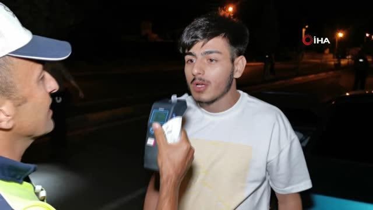 Polisin alkollü sürücü ile imtihanı: Alkolmetreyi üflemek istemedi, cezayı duyunca ikna oldu