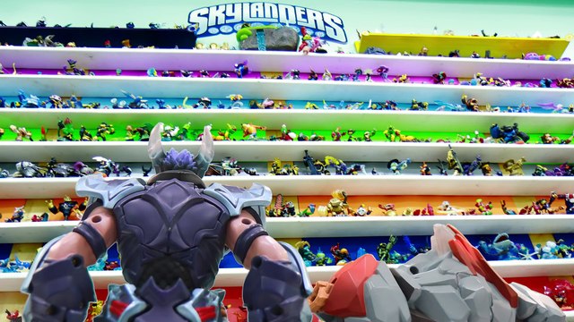 CARTOON YOUTUBERS $10,000 GIVEAWAY! Bendy & The Ink Machine & Hello Neighbor Unboxing Toys ✂ FGTEEV_4