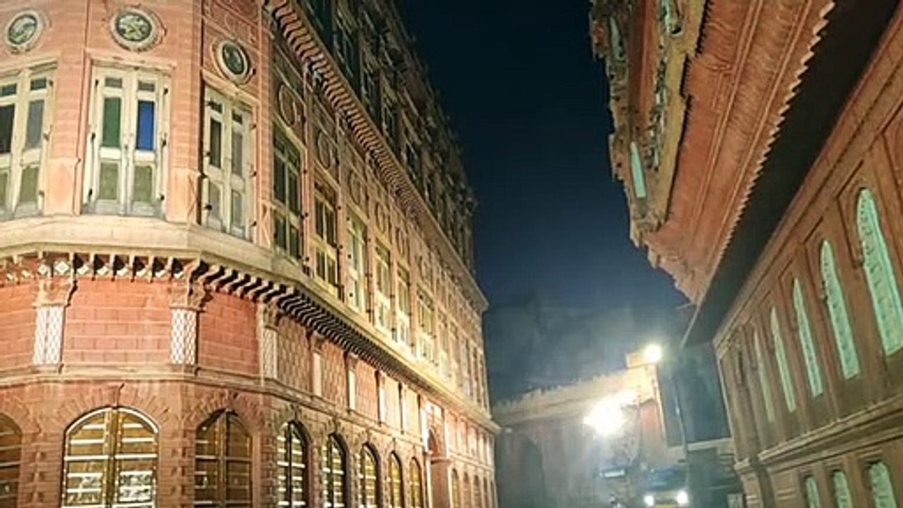 लुभा रही हैं रात में भी जगमगाती हवेलियां, पर्यट...